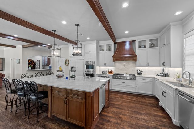 2020 Crown Knoll Lane, Plano, TX 75093