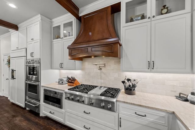 2020 Crown Knoll Lane, Plano, TX 75093