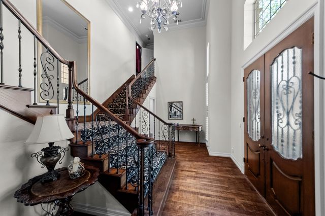 2020 Crown Knoll Lane, Plano, TX 75093