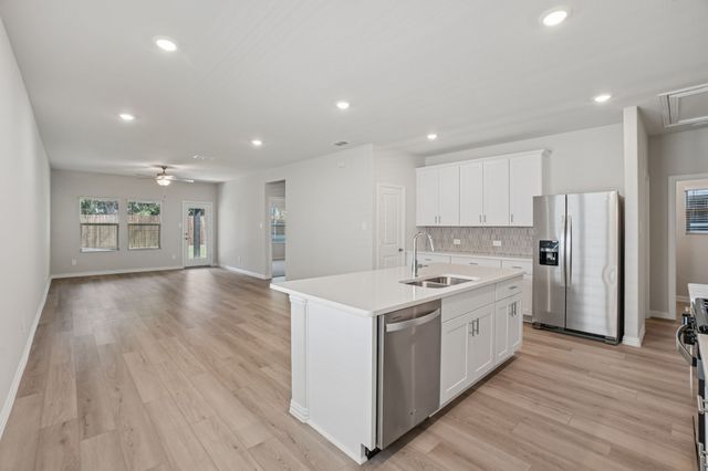 705 Leavenworth Drive, Princeton, TX 75071