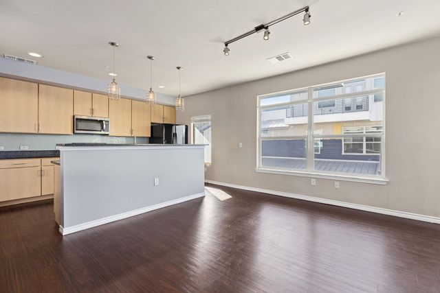 2606 Wilson ST 302, Austin, TX 78704