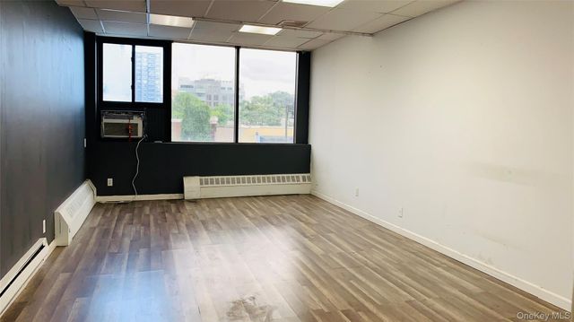 13687 Roosevelt Avenue 305, Flushing, NY 11354