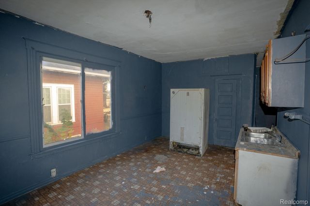 3673 Seyburn Street, Detroit, MI 48214