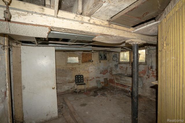 3673 Seyburn Street, Detroit, MI 48214