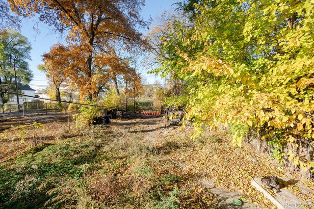 3673 Seyburn Street, Detroit, MI 48214