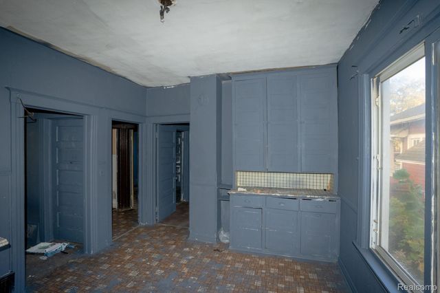 3673 Seyburn Street, Detroit, MI 48214