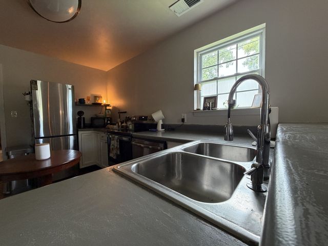 82 Elberta St, Nashville, TN 37210