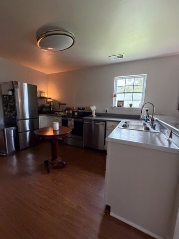 82 Elberta St, Nashville, TN 37210