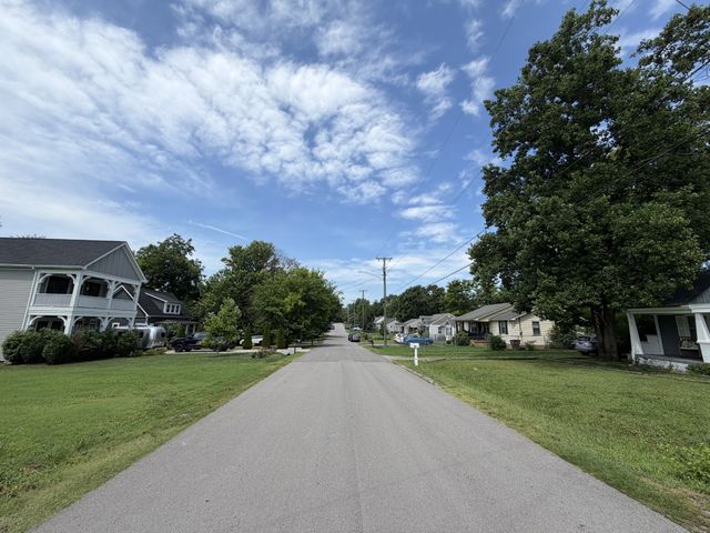 82 Elberta St, Nashville, TN 37210