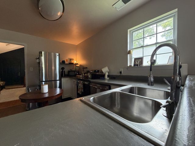 82 Elberta St, Nashville, TN 37210