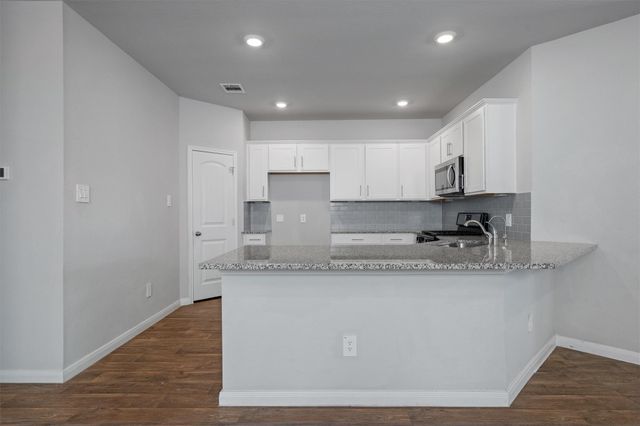 162 Solitude DR, San Marcos, TX 78666