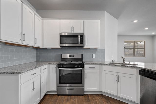 162 Solitude DR, San Marcos, TX 78666