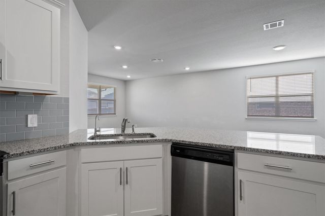 162 Solitude DR, San Marcos, TX 78666