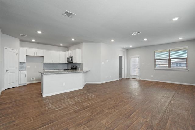 162 Solitude DR, San Marcos, TX 78666