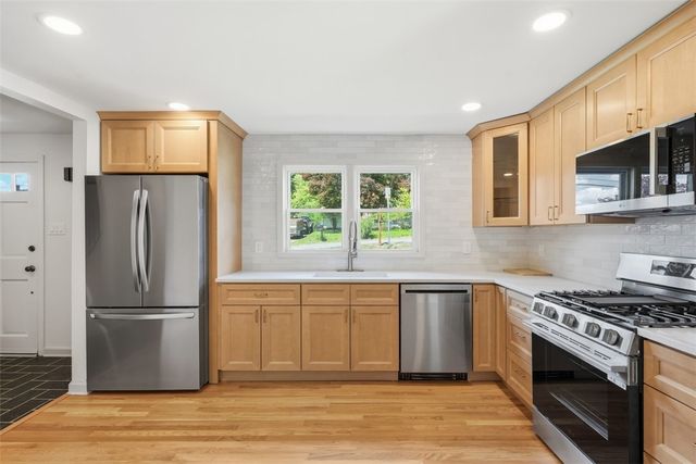 9732 Bellcrest Rd, Mccandless, PA 15237