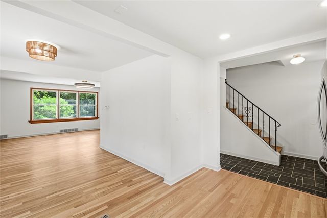 9732 Bellcrest Rd, Mccandless, PA 15237