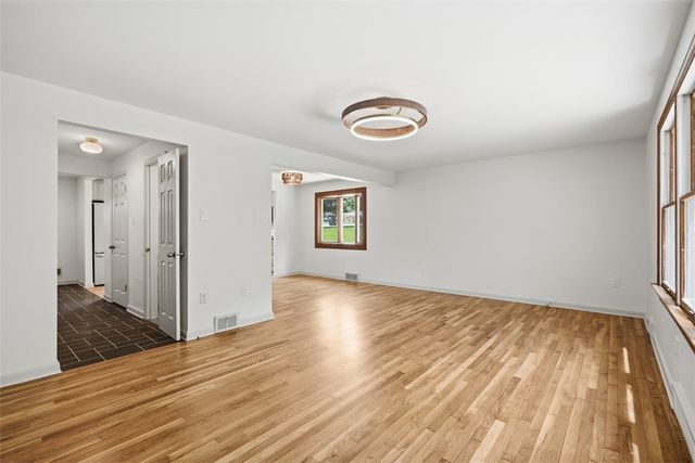 9732 Bellcrest Rd, Mccandless, PA 15237
