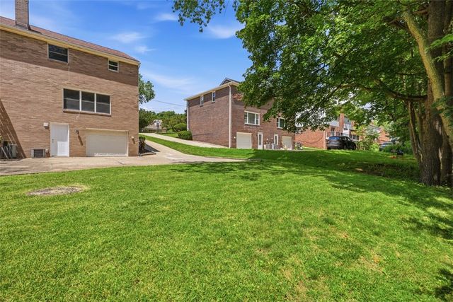 9732 Bellcrest Rd, Mccandless, PA 15237