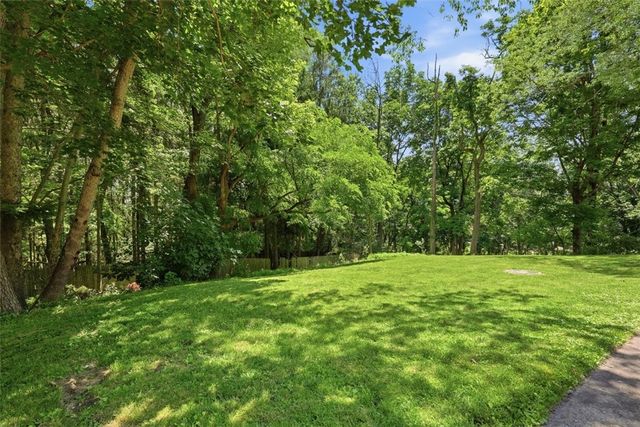 9732 Bellcrest Rd, Mccandless, PA 15237