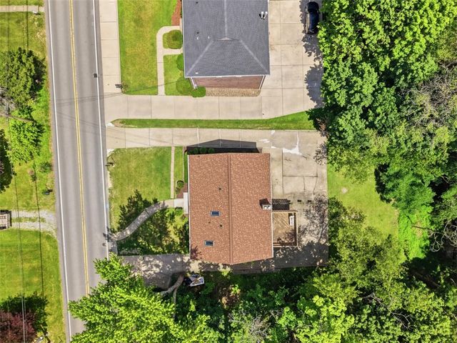 9732 Bellcrest Rd, Mccandless, PA 15237