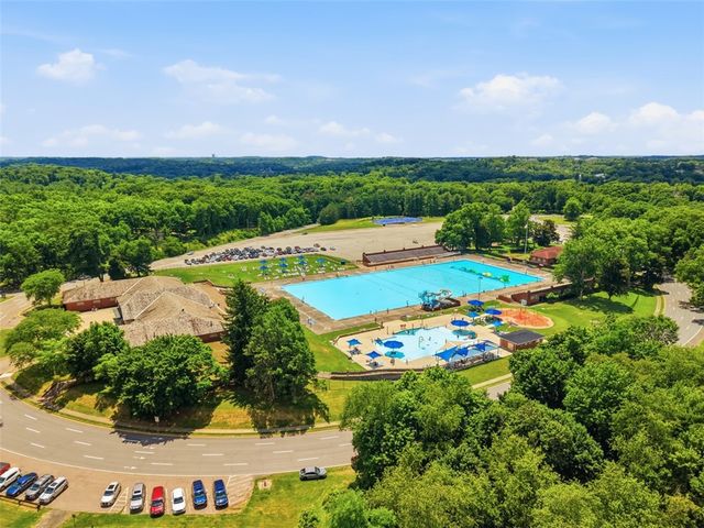9732 Bellcrest Rd, Mccandless, PA 15237