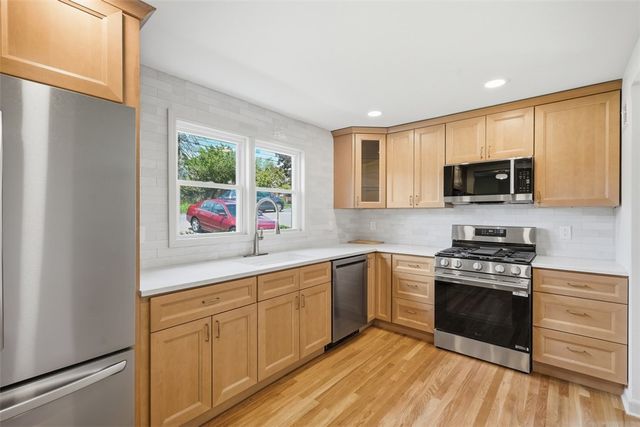 9732 Bellcrest Rd, Mccandless, PA 15237