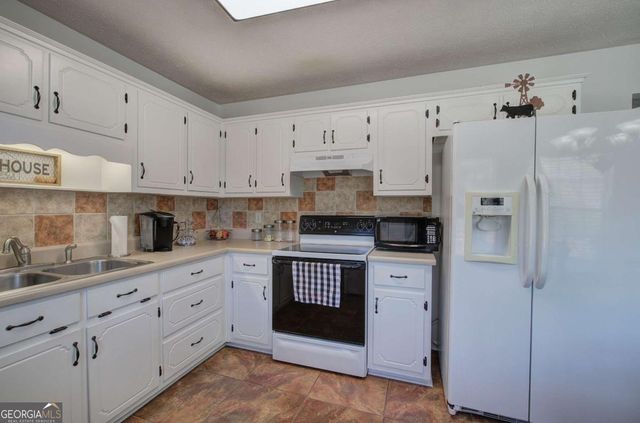 15 Cobblestone Court, Douglasville, GA 30134