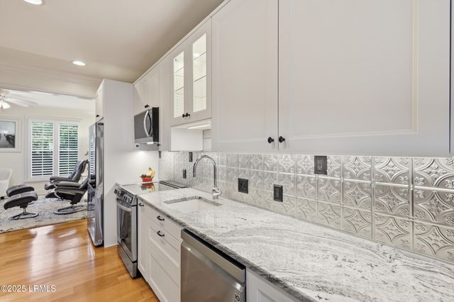 895 Ribaut Rd Apt 14, Beaufort, SC 29902