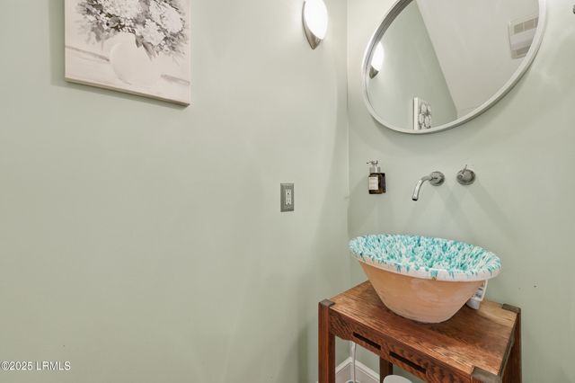 895 Ribaut Rd Apt 14, Beaufort, SC 29902