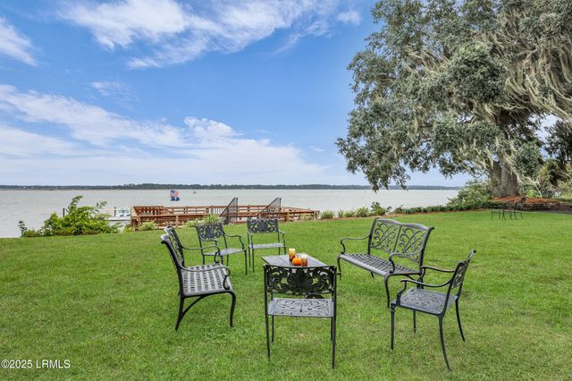 895 Ribaut Rd Apt 14, Beaufort, SC 29902