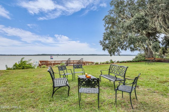 895 Ribaut Rd Apt 14, Beaufort, SC 29902