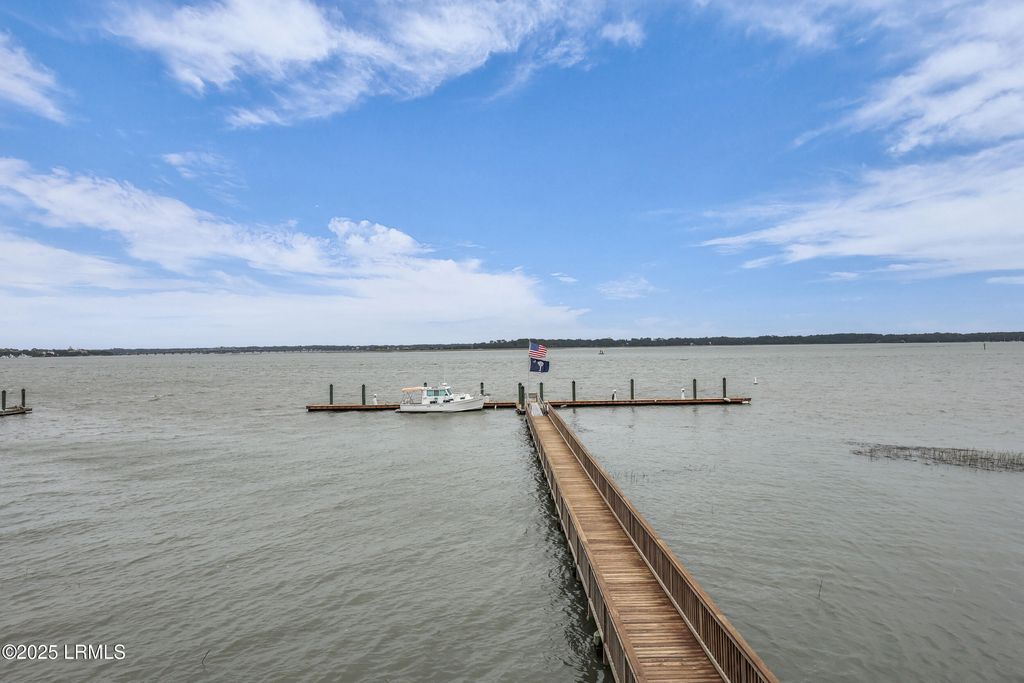 895 Ribaut Rd Apt 14, Beaufort, SC 29902