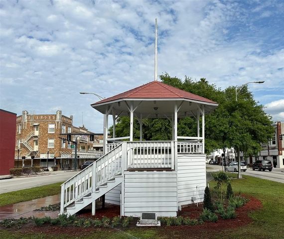 613 S WILLOW AVENUE, Avon Park, FL 33825