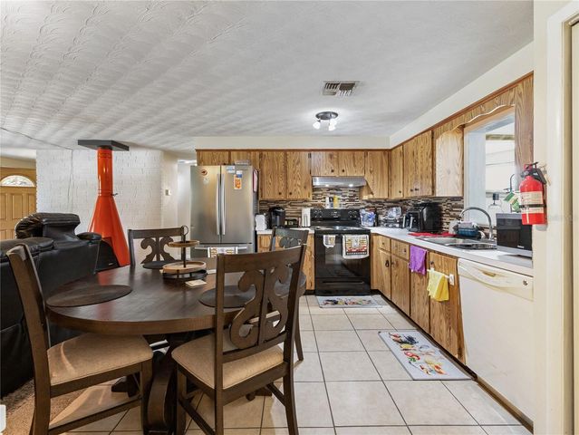 613 S WILLOW AVENUE, Avon Park, FL 33825