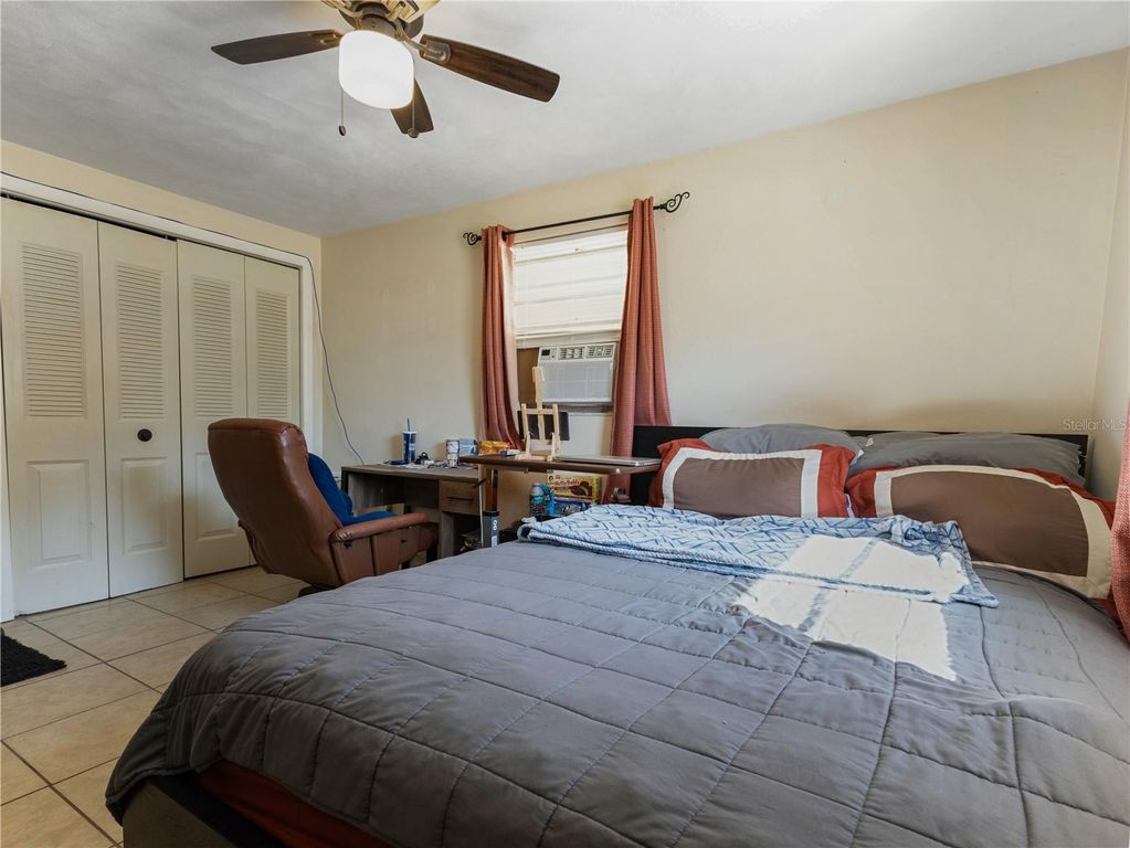 Image 13 of property listing at 613 S WILLOW AVENUE, Avon Park, FL 33825