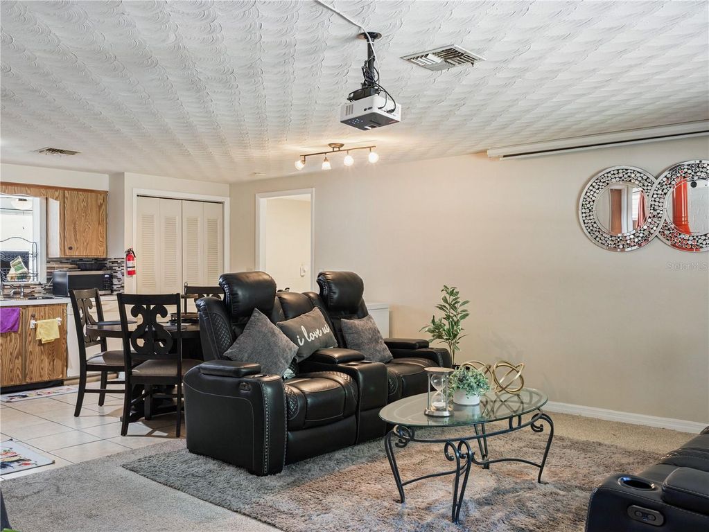 Image 3 of property listing at 613 S WILLOW AVENUE, Avon Park, FL 33825