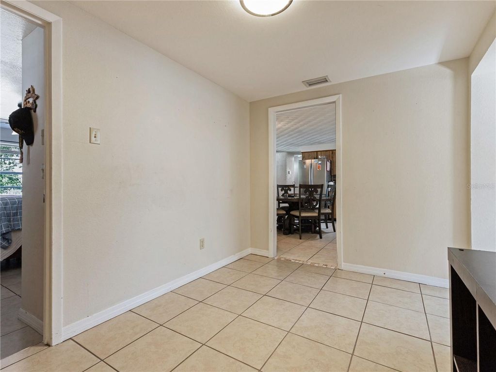 Image 25 of property listing at 613 S WILLOW AVENUE, Avon Park, FL 33825