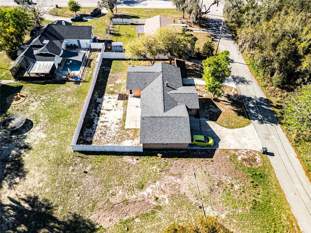 Image 31 of property listing at 613 S WILLOW AVENUE, Avon Park, FL 33825