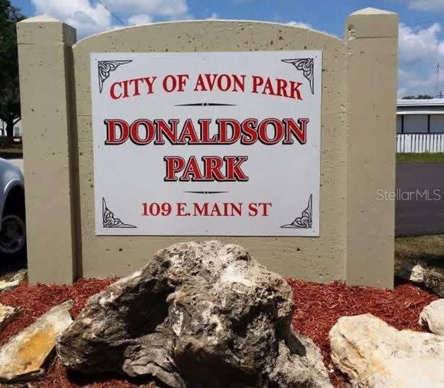 Image 58 of property listing at 613 S WILLOW AVENUE, Avon Park, FL 33825