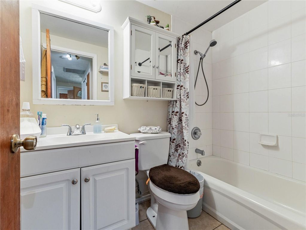 Image 10 of property listing at 613 S WILLOW AVENUE, Avon Park, FL 33825