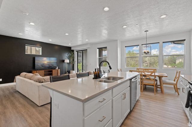 82 E AXIS CREEK CV, Draper, UT 84020