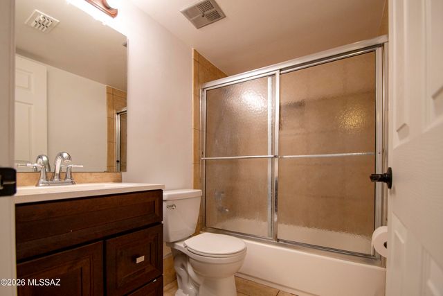 1810 E Blacklidge Dr Apt 417, Tucson, AZ 85719