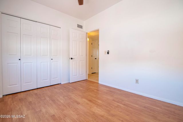 1810 E Blacklidge Dr Apt 417, Tucson, AZ 85719