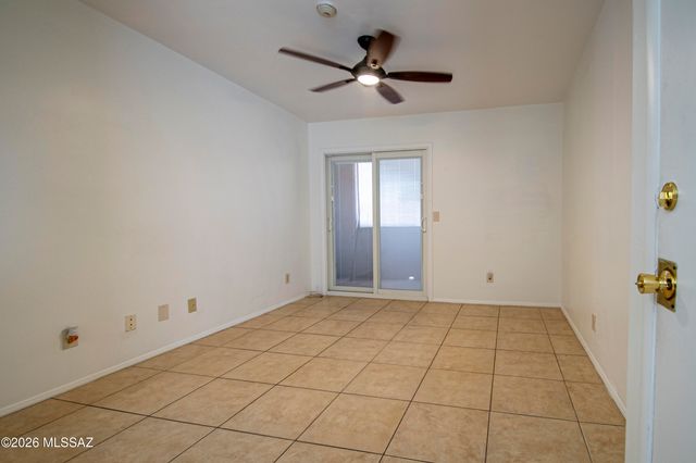 1810 E Blacklidge Dr Apt 417, Tucson, AZ 85719