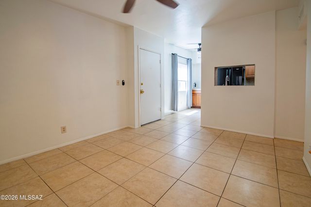 1810 E Blacklidge Dr Apt 417, Tucson, AZ 85719