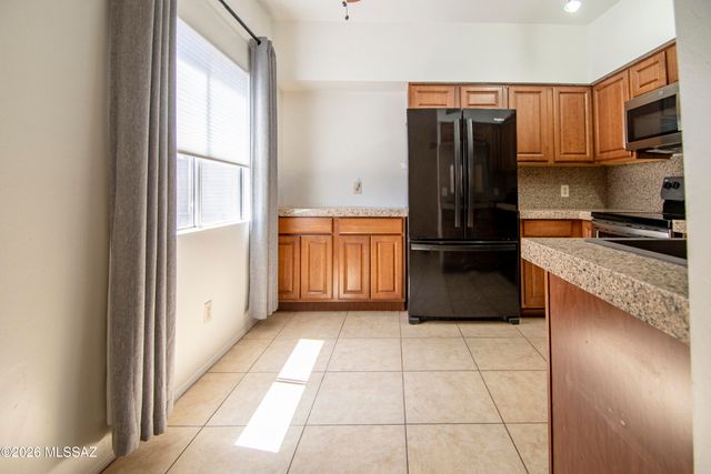 1810 E Blacklidge Dr Apt 417, Tucson, AZ 85719