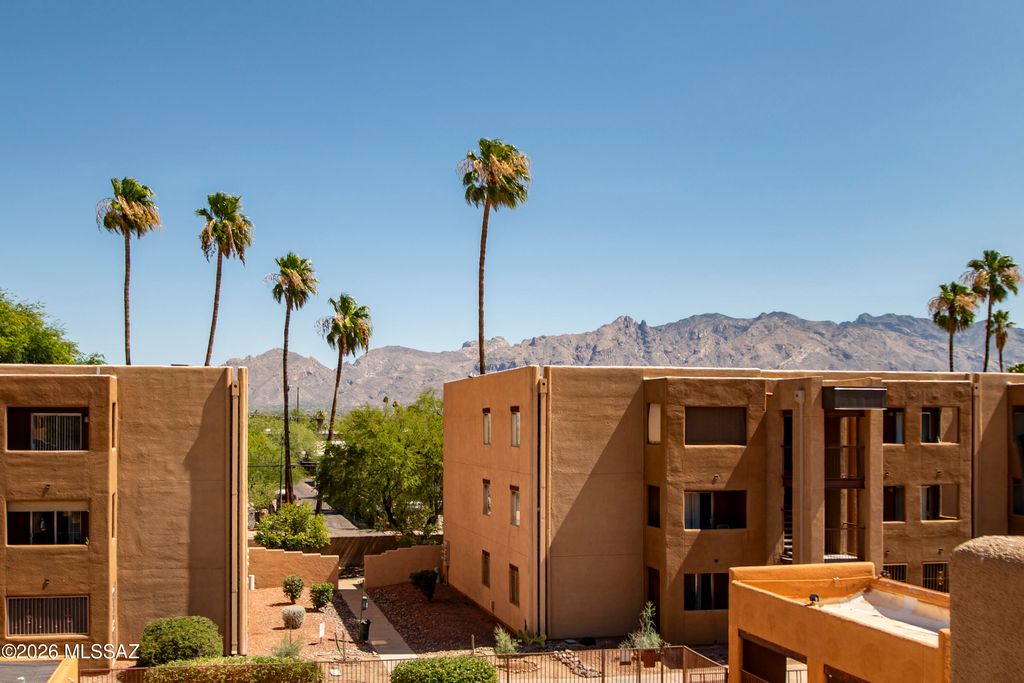 1810 E Blacklidge Dr Apt 417, Tucson, AZ 85719