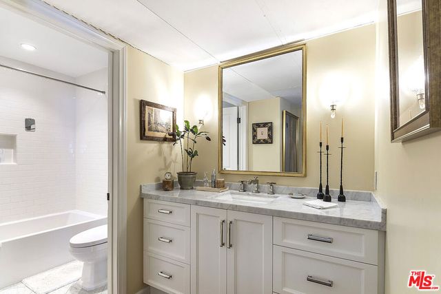 906 N Doheny Drive 510, West Hollywood, CA 90069