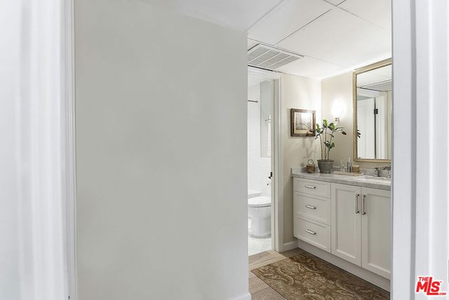 906 N Doheny Drive 510, West Hollywood, CA 90069