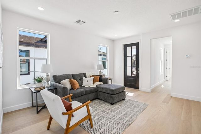 128 RICARDO WAY NE, St Petersburg, FL 33704